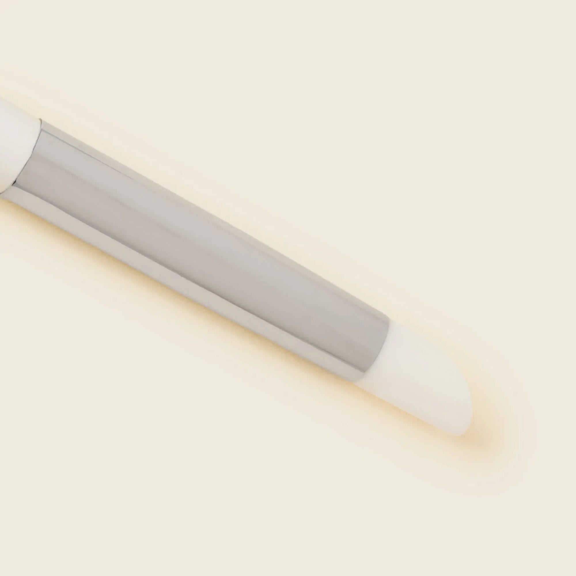 mesme Double-Sided Silicone Cuticle Pusher — for all wraps — close-up of silicone tip